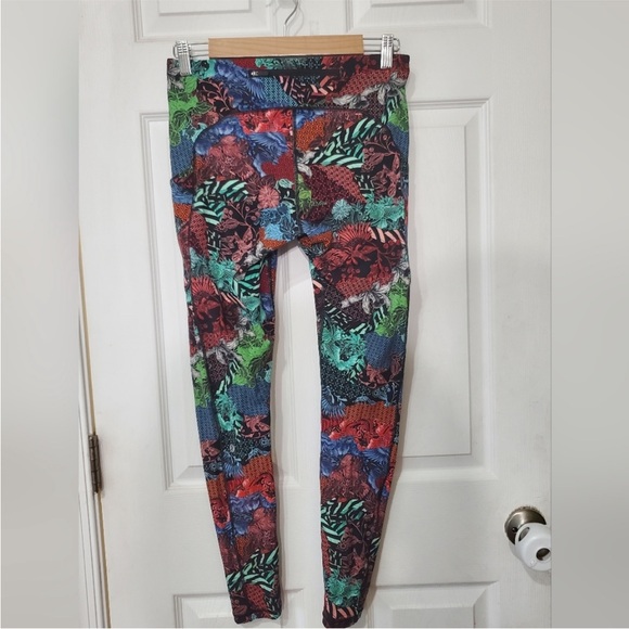 Lululemon Speed Up Tight *Full-On Luxtreme 28"
Zen Clash Multi - Picture 4 of 14